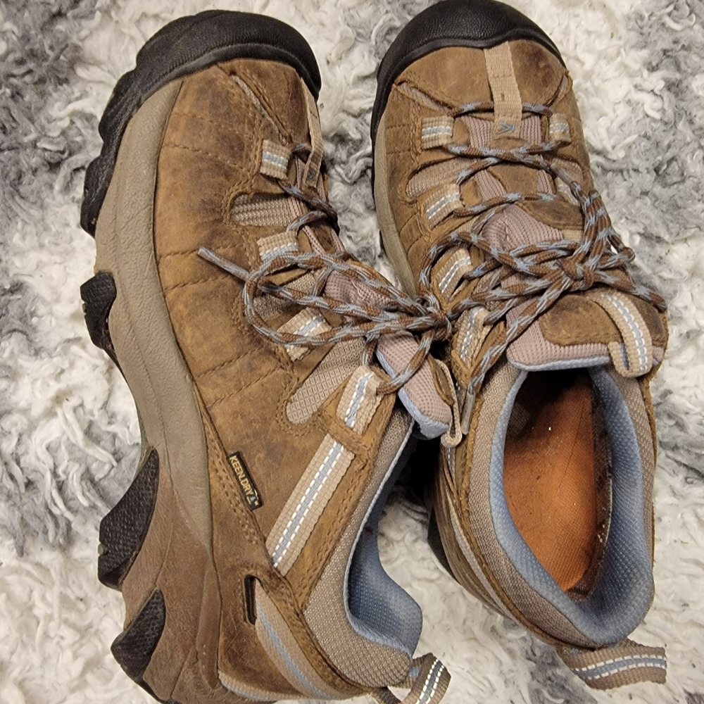Keen women's size 9